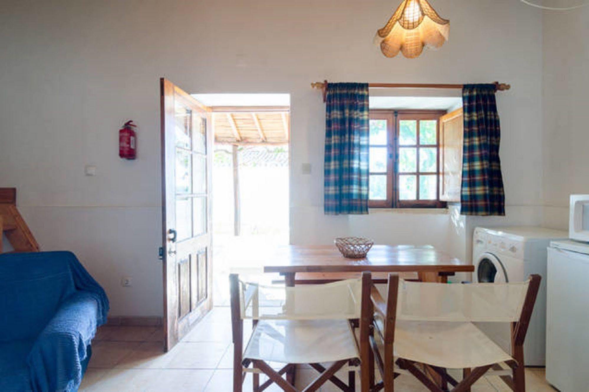 Quinta Do Lagar - By Portugalferias Guest House อัลบูเฟรา ภายนอก รูปภาพ