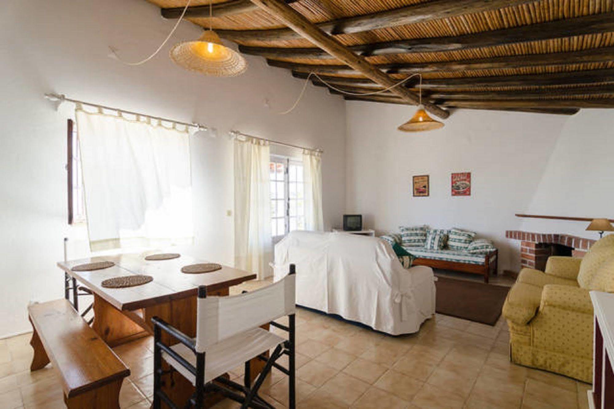Quinta Do Lagar - By Portugalferias Guest House อัลบูเฟรา ภายนอก รูปภาพ