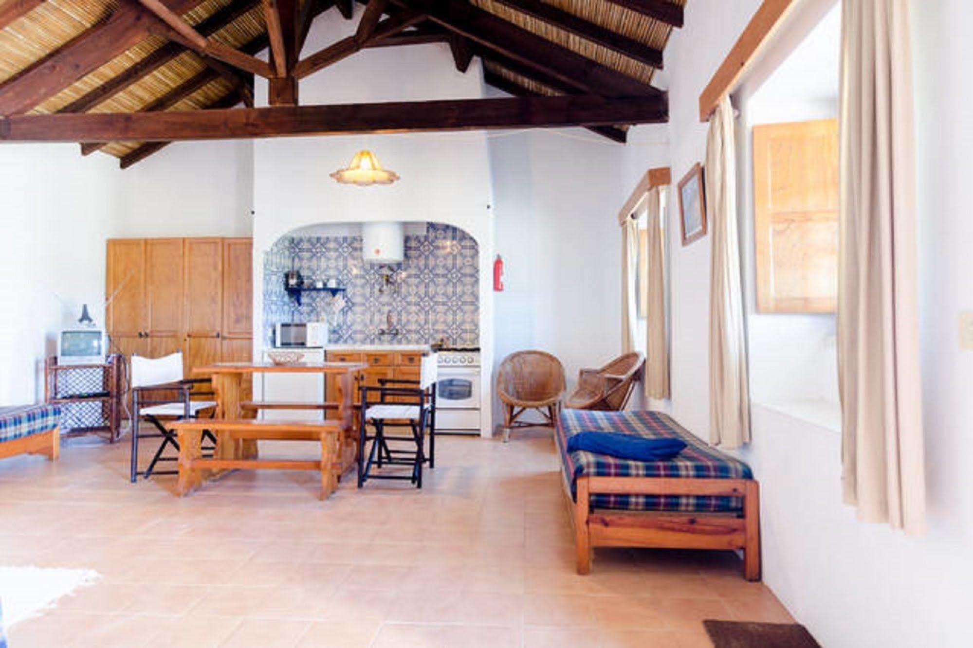Quinta Do Lagar - By Portugalferias Guest House อัลบูเฟรา ภายนอก รูปภาพ